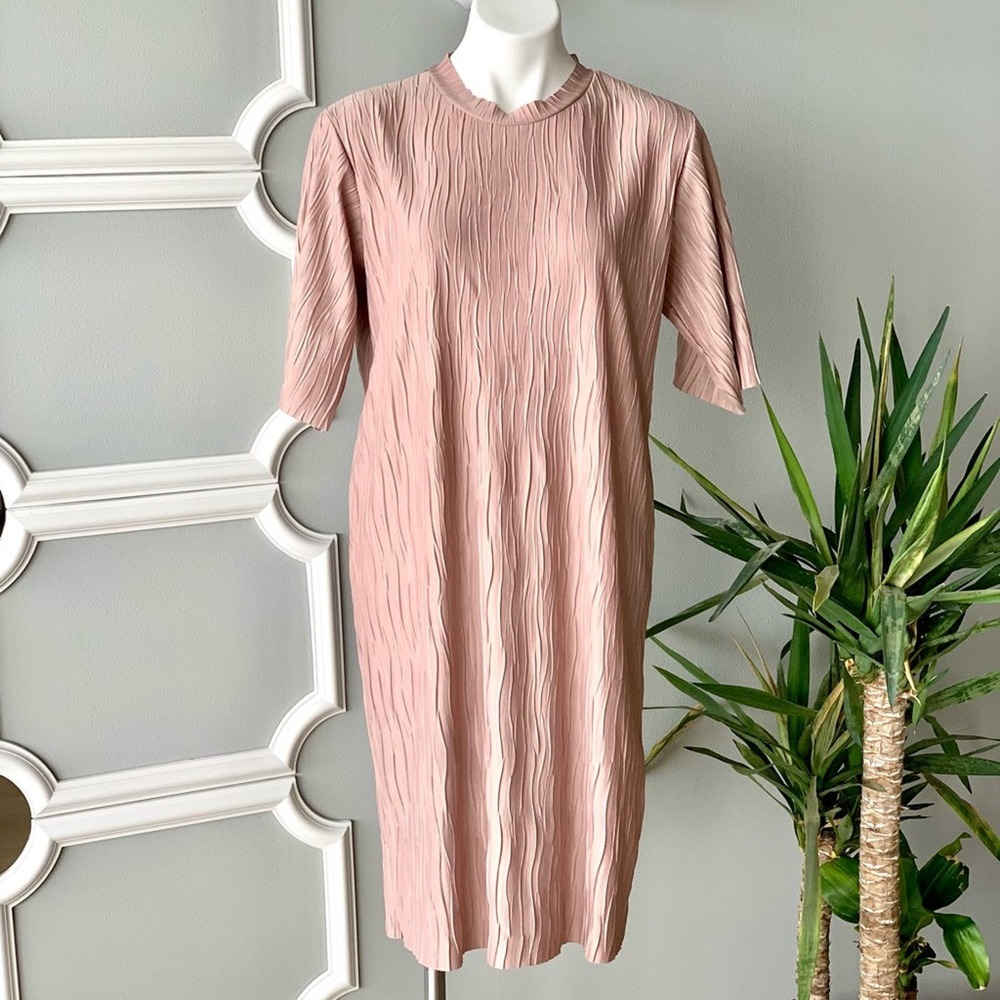 3.3 Field Trip Short Sleeve Crinkled Midi Dress OS